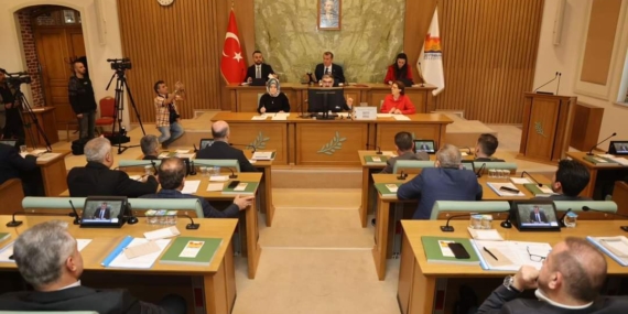 Zeytinburnu İlçe Meclisi CHP’ye dar geldi