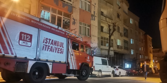 Belediyenin Yıkmadığı Binada Yangın