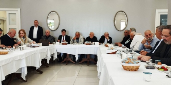 Zeytinburnu’nda Eski Başkanlar ve Meclis Üyeleri Buluştu