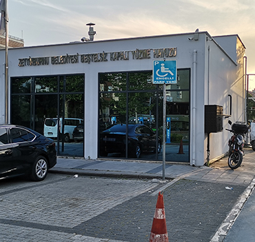 zeytinburnu yüzme havuzunda sağlık ekibi yok mu?