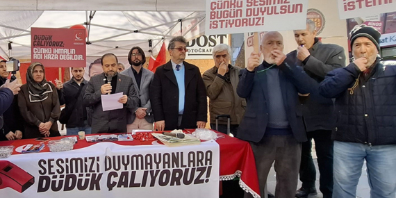 SAADET PARTİSİ ZEYTİNBURNU’NDAN 6 ŞUBAT DEPREMLERİNİN 3. YILINDA “DEPREM DÜDÜĞÜ” EYLEMİ