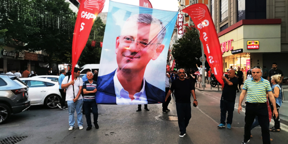 CHP’den Zeytinburnu’nda Dikkat Çeken Miting: “Bugün Kazandığını Sananlar Yarın Kaybedecek”