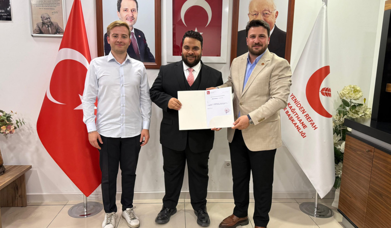 Yeniden Refah Partisi Zeytinburnu Gençlik Kolları’nda bayrak değişimi