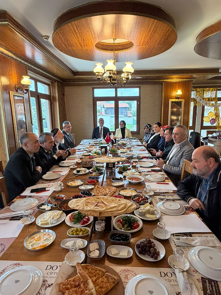 Yeniden Refah Partisi Zeytinburnu Teşkilatı Muhtarlarla Buluştu