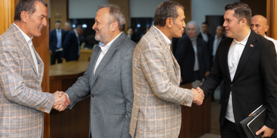 AKPlileri Ömer Başkan Makamda topladı
