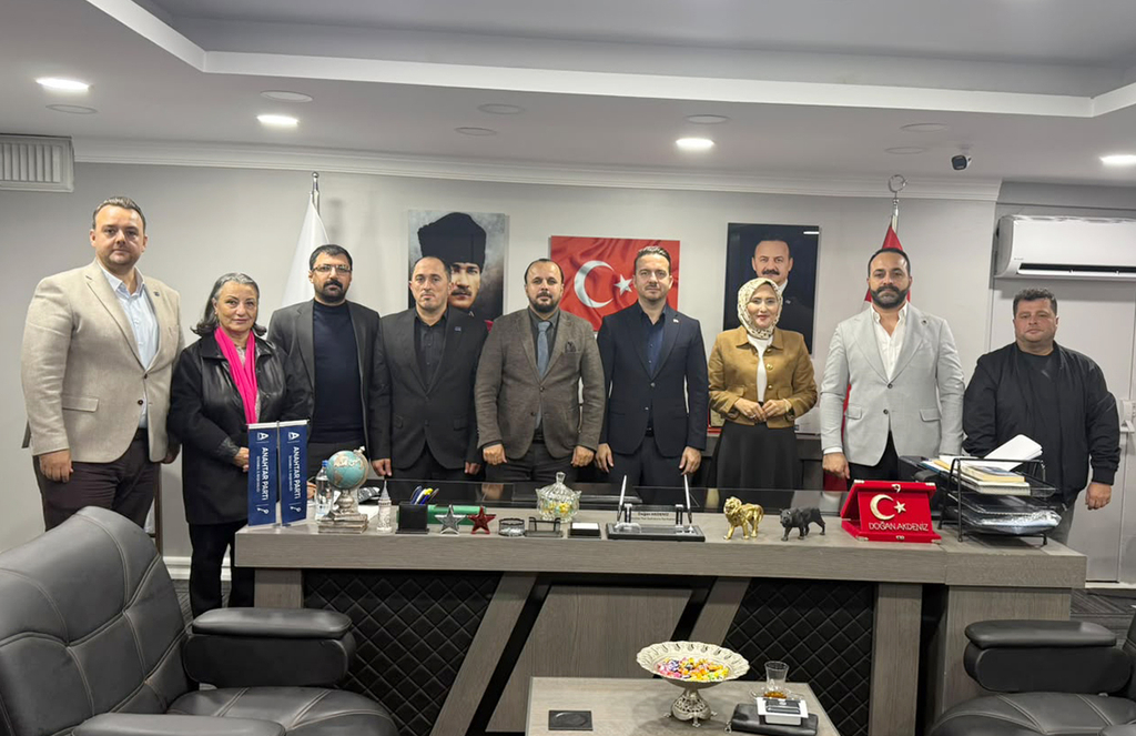 Doğan Akdeniz'in Ev Sahipliğinde Anahtar Parti'den Zeytinburnu Çıkarması