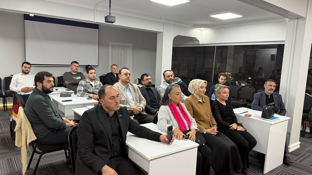 Doğan Akdeniz'in Ev Sahipliğinde Anahtar Parti'den Zeytinburnu Çıkarması