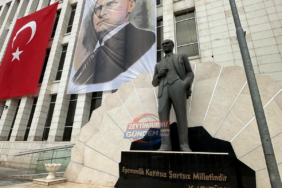Zeytinburnu Atatürk Büstüne Saldırı