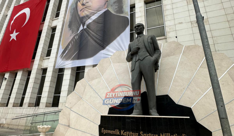 Zeytinburnu’nda Önce İşletmeye, Sonra Atatürk Büstüne Çirkin Saldırı
