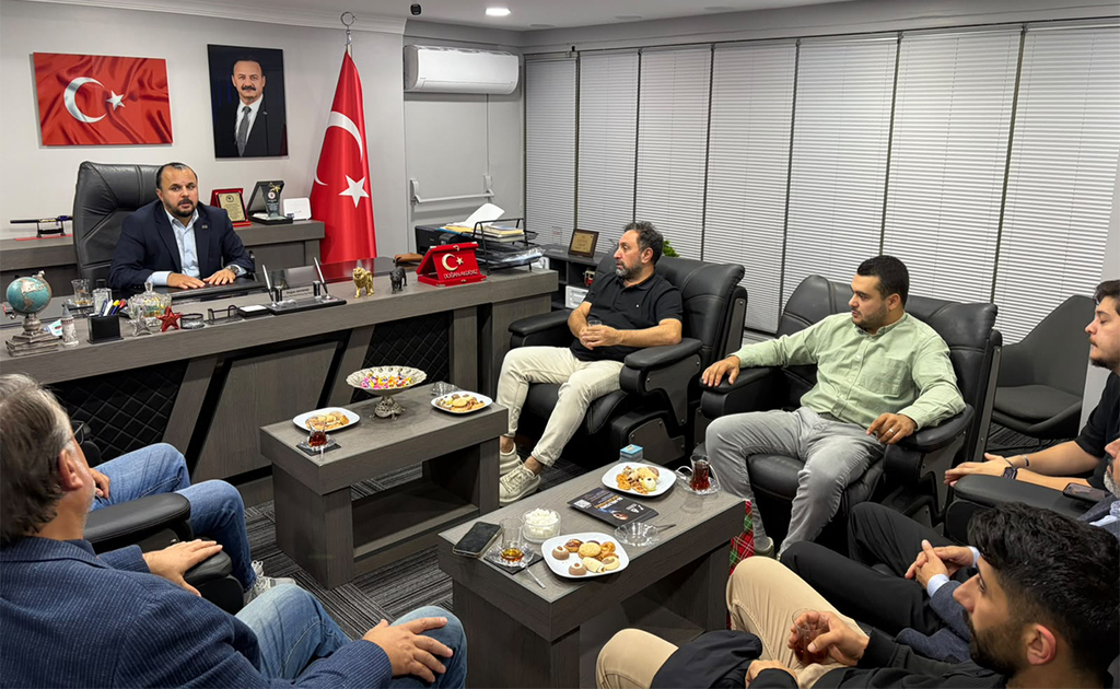 Zeytinburnuspor Yönetiminden Anahtar Parti Zeytinburnu İlçe Başkanlığına Ziyaret